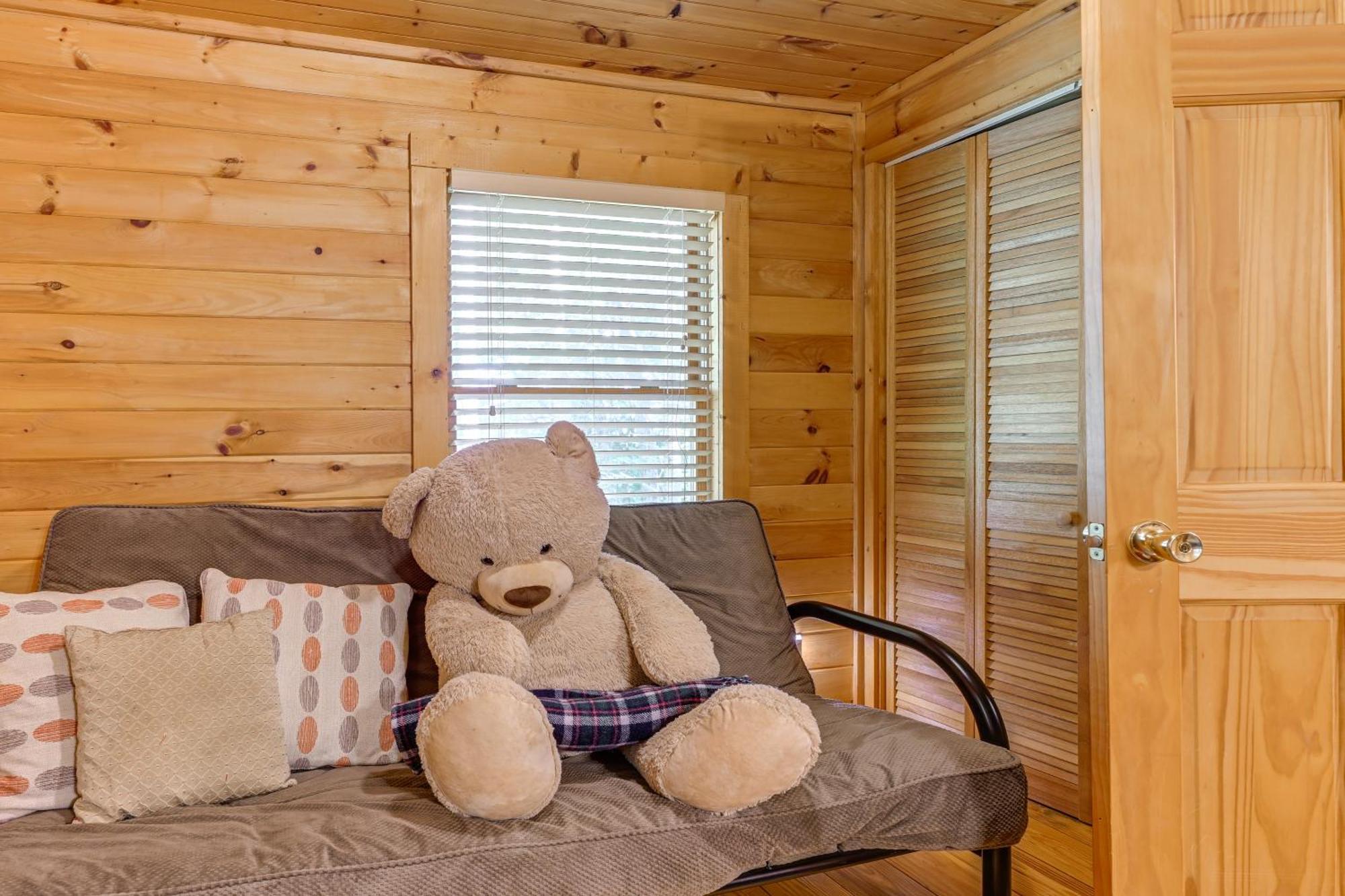 Pet-Friendly Bryson City Cabin With Fire Pit And Deck! Экстерьер фото