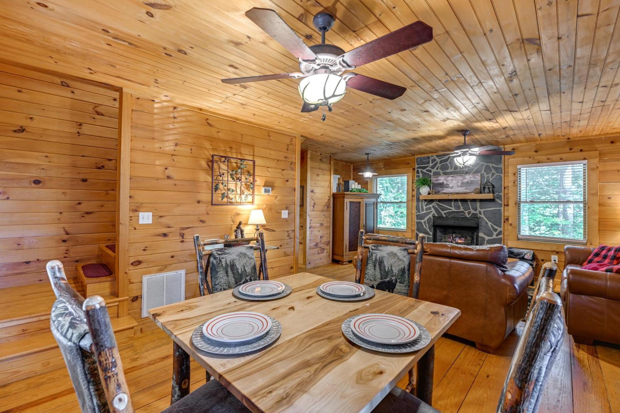 Pet-Friendly Bryson City Cabin With Fire Pit And Deck! Экстерьер фото