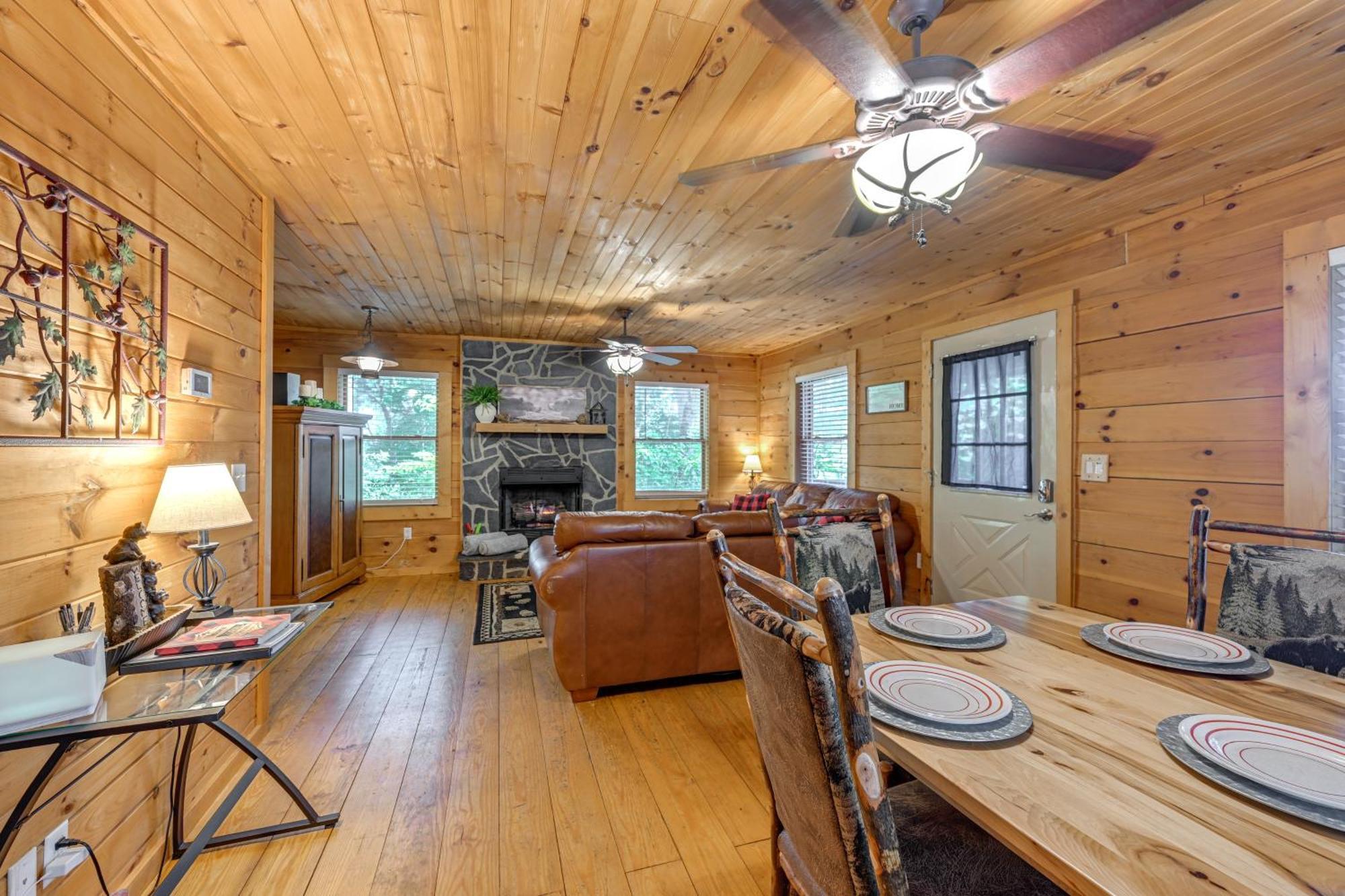Pet-Friendly Bryson City Cabin With Fire Pit And Deck! Экстерьер фото