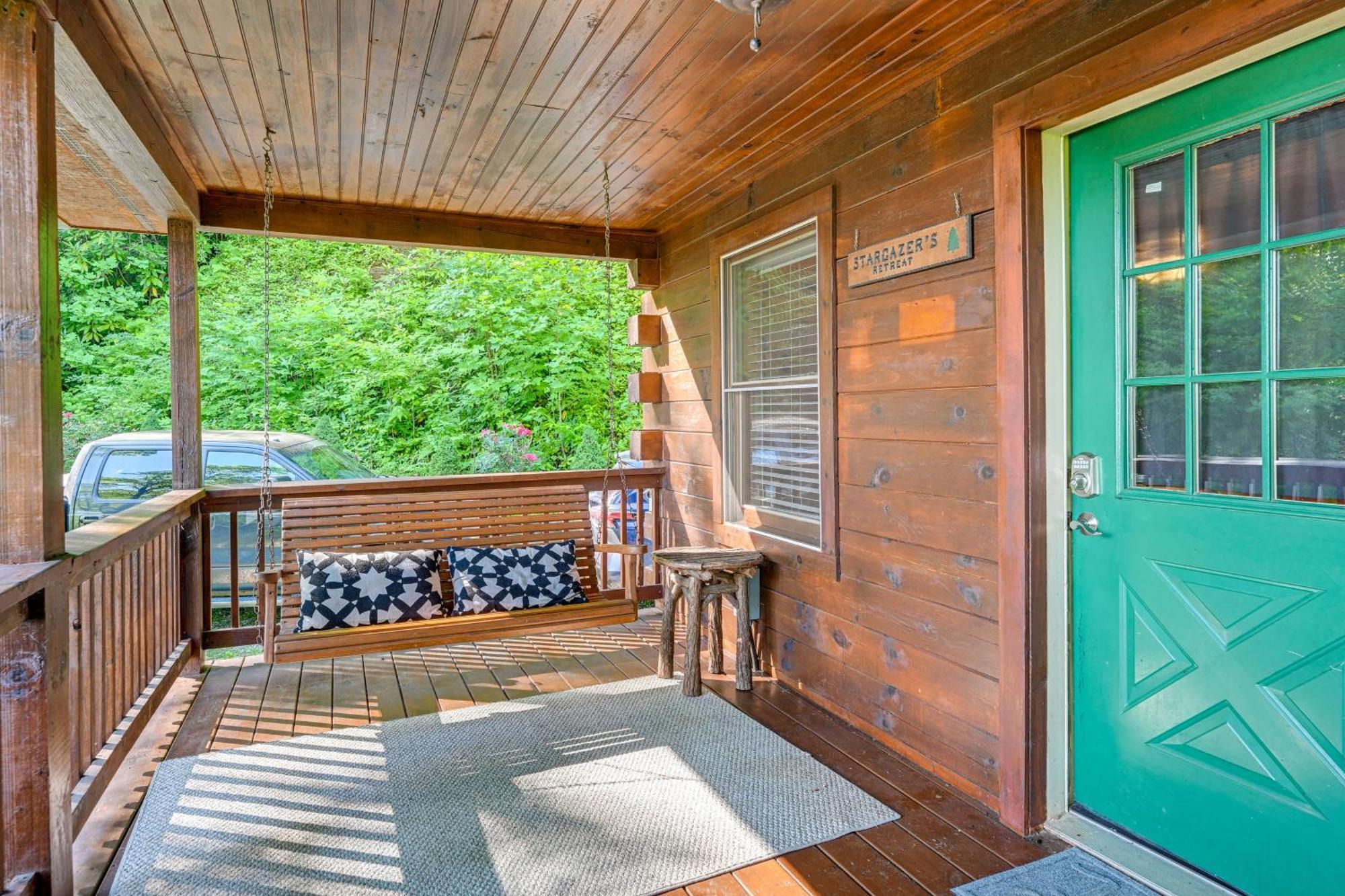 Pet-Friendly Bryson City Cabin With Fire Pit And Deck! Экстерьер фото